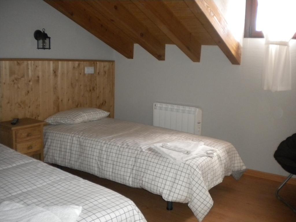 Hostal Rural Las Cuatro Calles San Martín del Pimpollar Room photo
