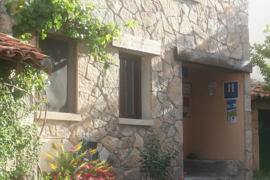 Hostal Rural Las Cuatro Calles San Martín del Pimpollar Exterior photo